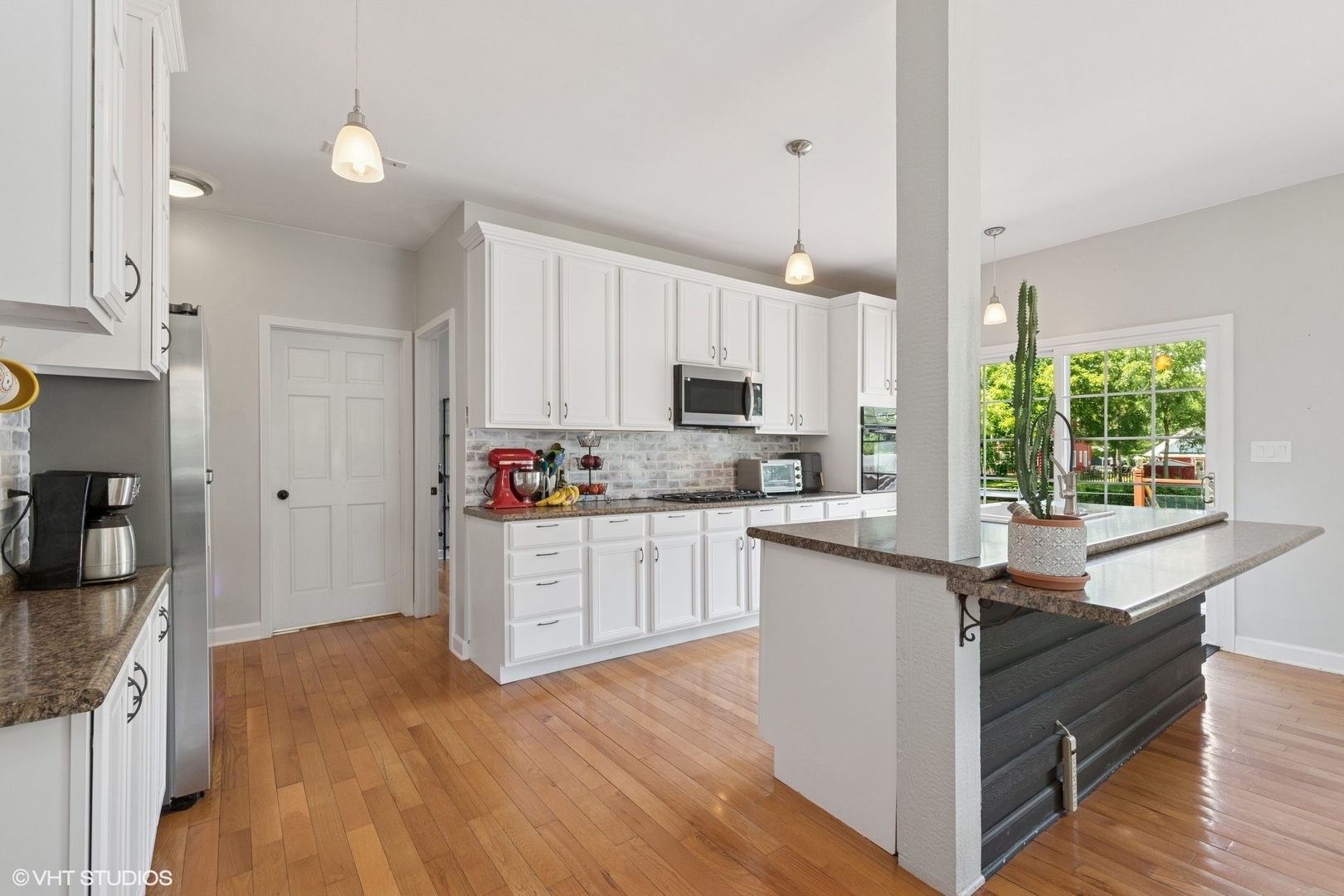 Property Photo: 236 Forest Drive IL 60042
