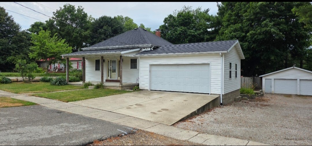 Property Photo: 402 N Joselyn Street IL 61745