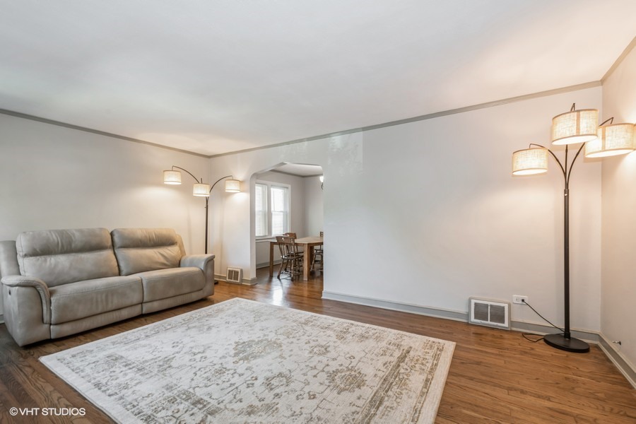 Property Photo: 3504 Cleveland Avenue IL 60513