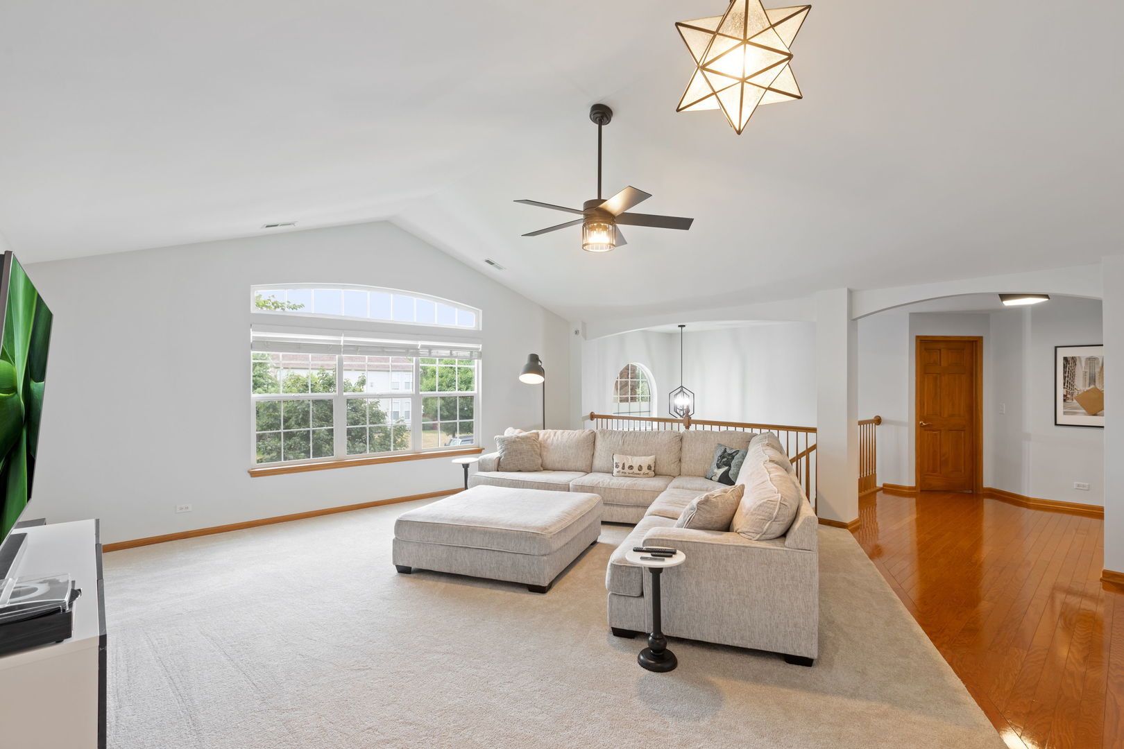 Property Photo: 2599 Oak Drive 2599 IL 60118