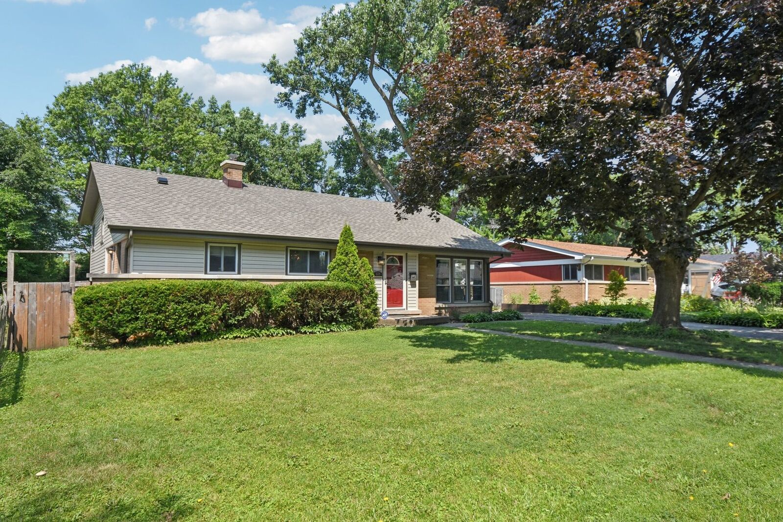 Property Photo:  816 Appletree Lane  IL 60015 