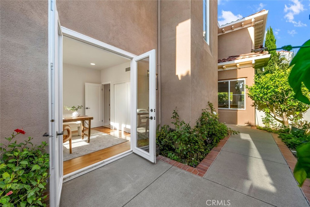 Property Photo: 14 Pavona CA 92657