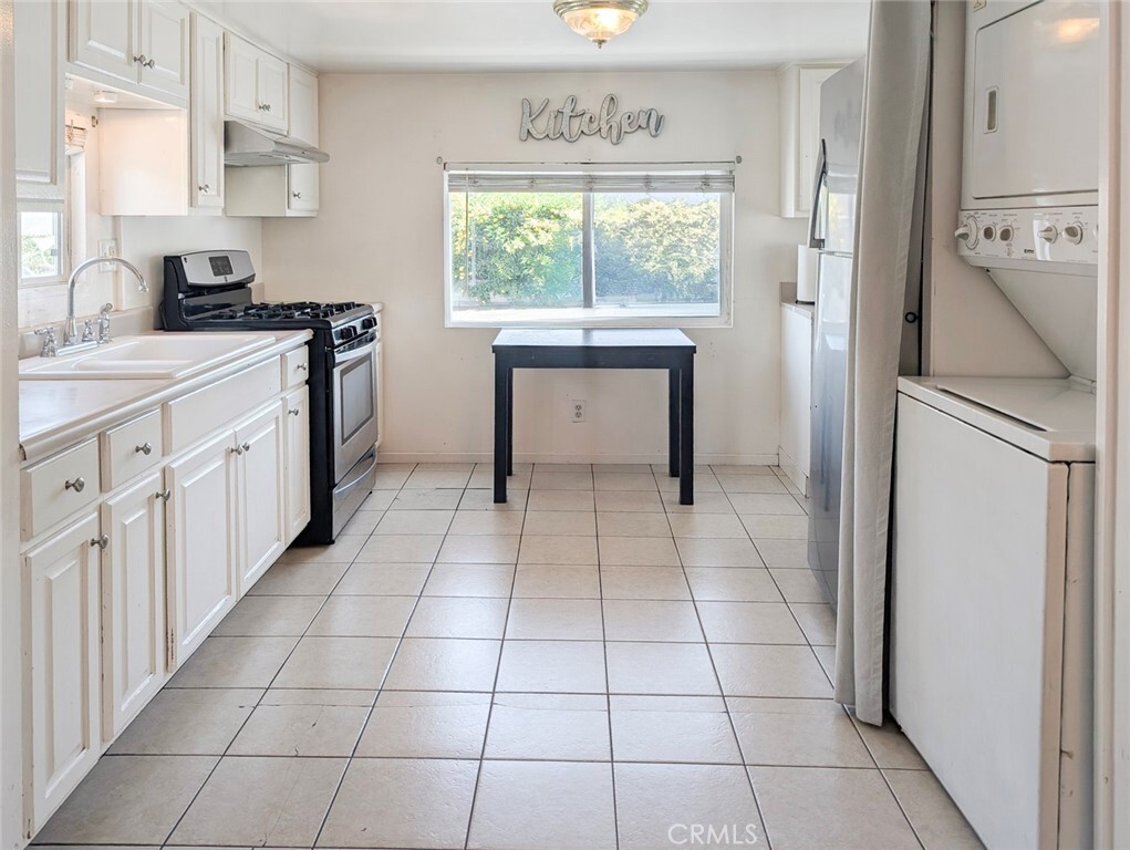 Property Photo: 20315 Denker Avenue 40 CA 90501