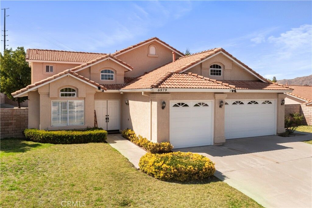 Property Photo:  6879 Mission Grove Pkwy N  CA 92506 