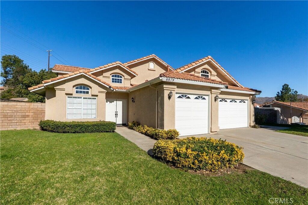 Property Photo:  6879 Mission Grove Pkwy N  CA 92506 