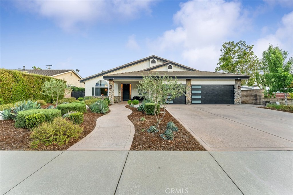 Property Photo:  810 E Dalton Avenue  CA 91741 