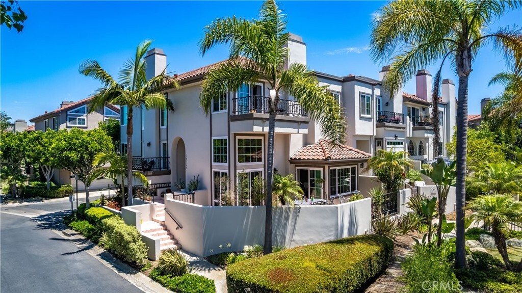 Property Photo: 19325 Peachtree Lane CA 92648