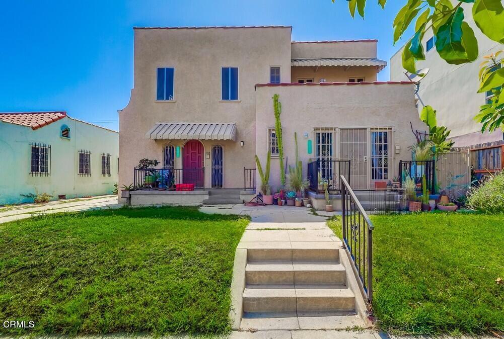 833 835 Ridgewood Place N  Los Angeles CA 90038 photo