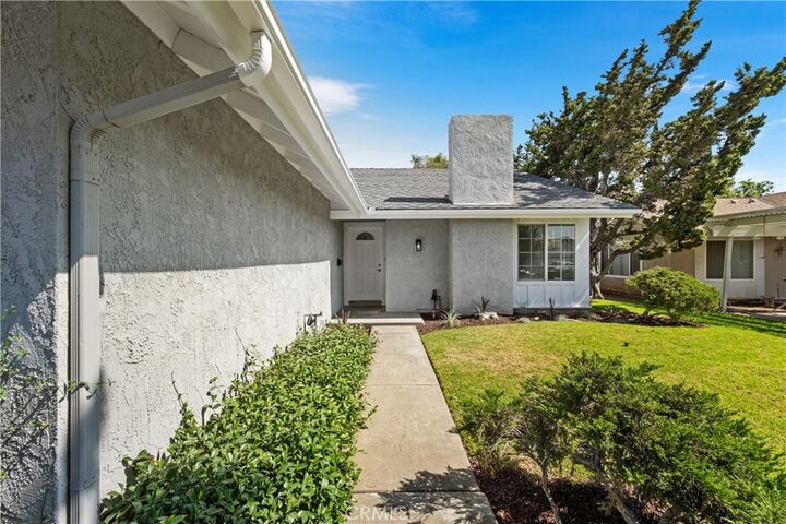 Property Photo:  19721 Dunsmuir Plaza  CA 92886 