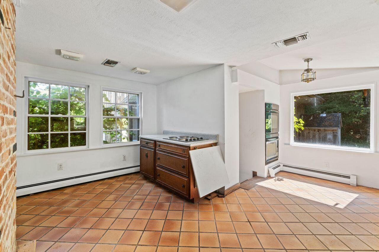 Property Photo: 48 Elm Street ME 04095