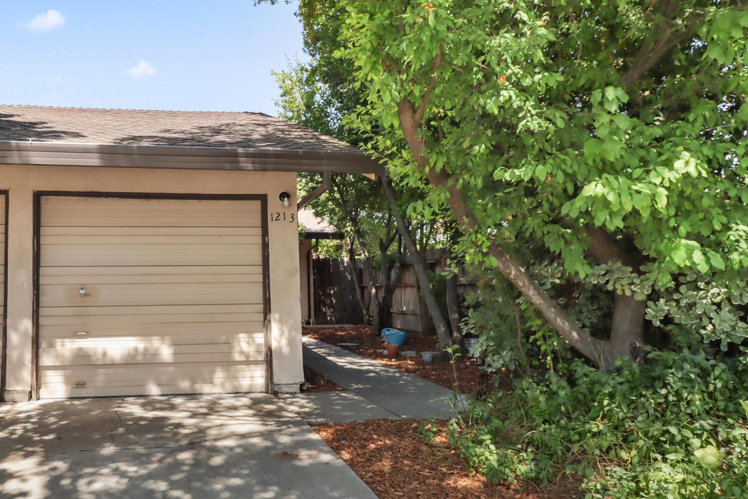 Property Photo: 1213 Arthur Street CA 95616