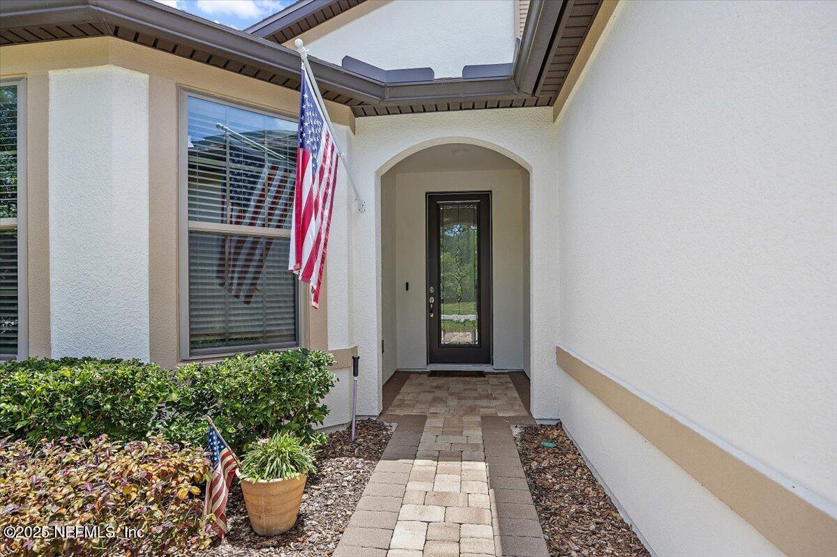 Property Photo: 114 Artist Oaks Court FL 32095