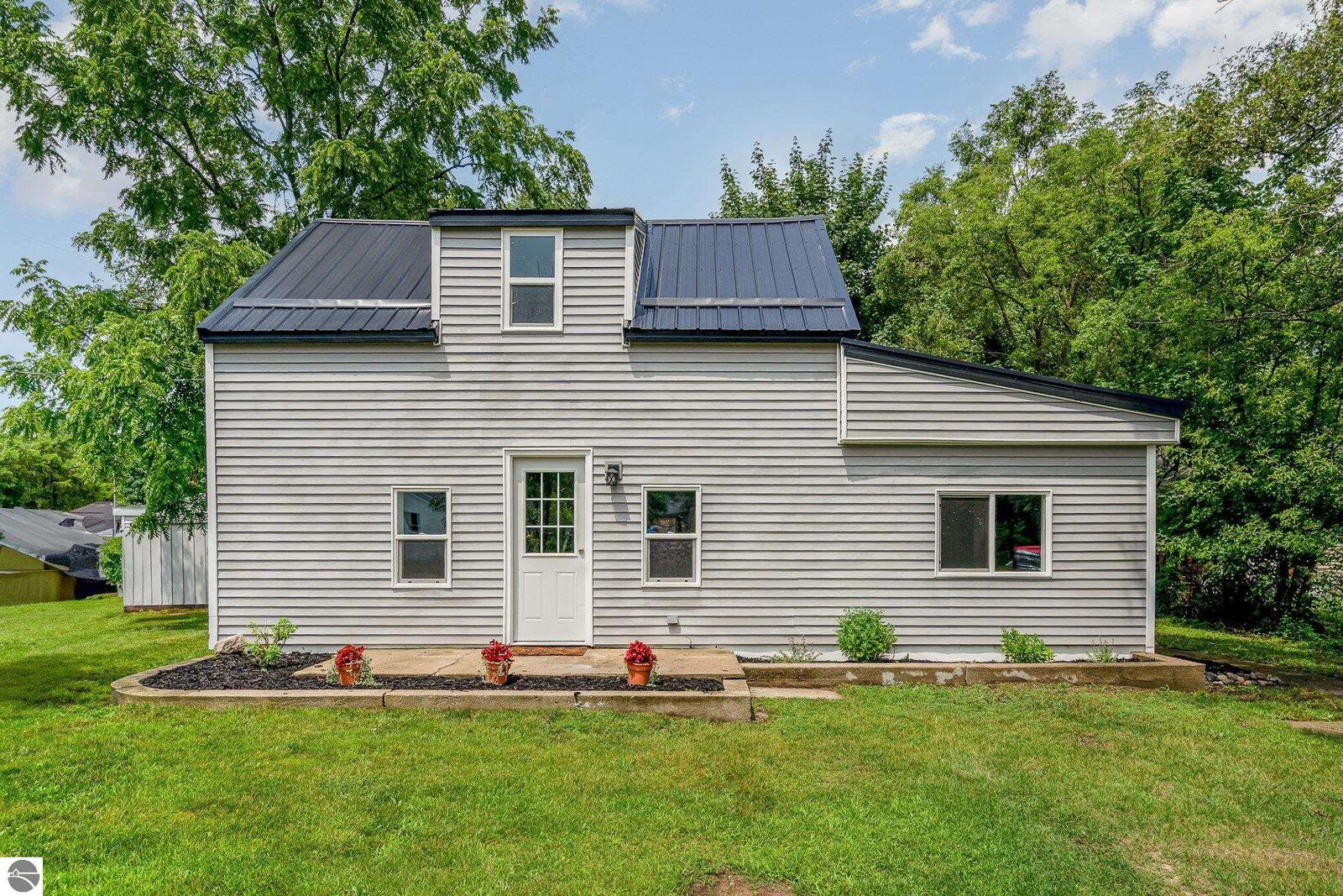 Property Photo:  1318 Belnap Street  MI 48858 