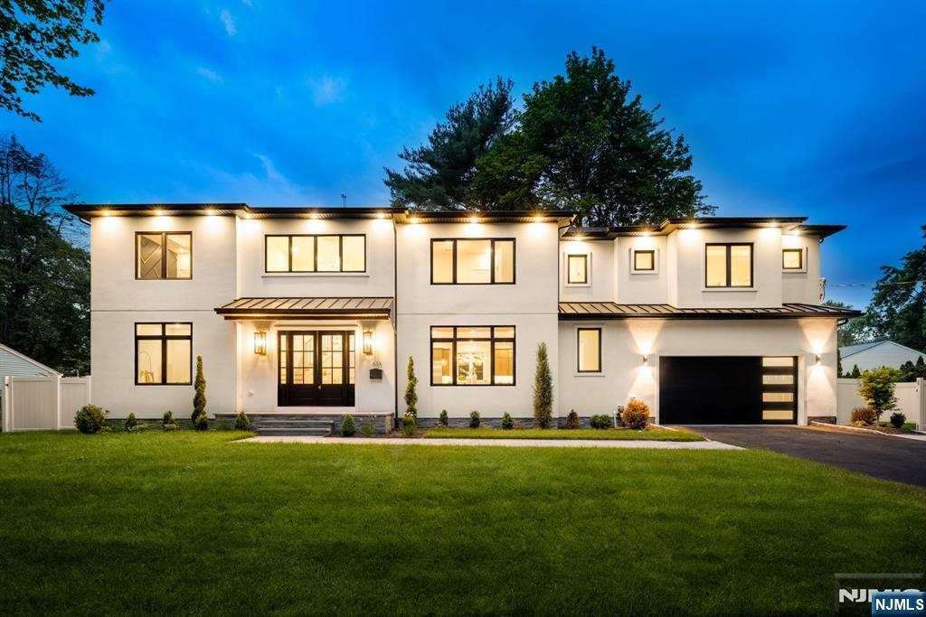 623 Alberta Drive  Paramus NJ 07652 photo