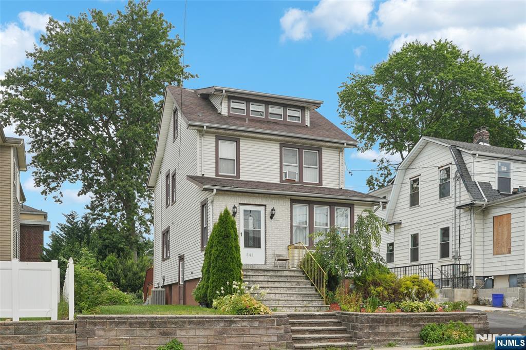 541 3rd Avenue  Lyndhurst NJ 07071 photo