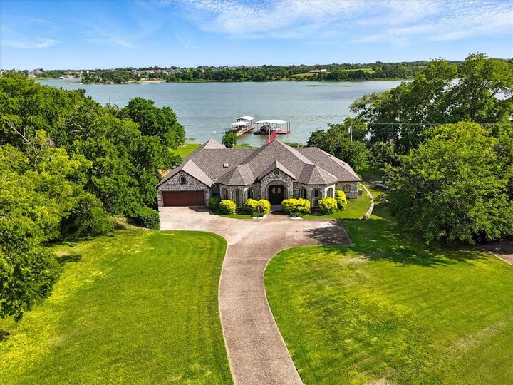 Property Photo:  155 Lakeshore Drive  TX 75165 