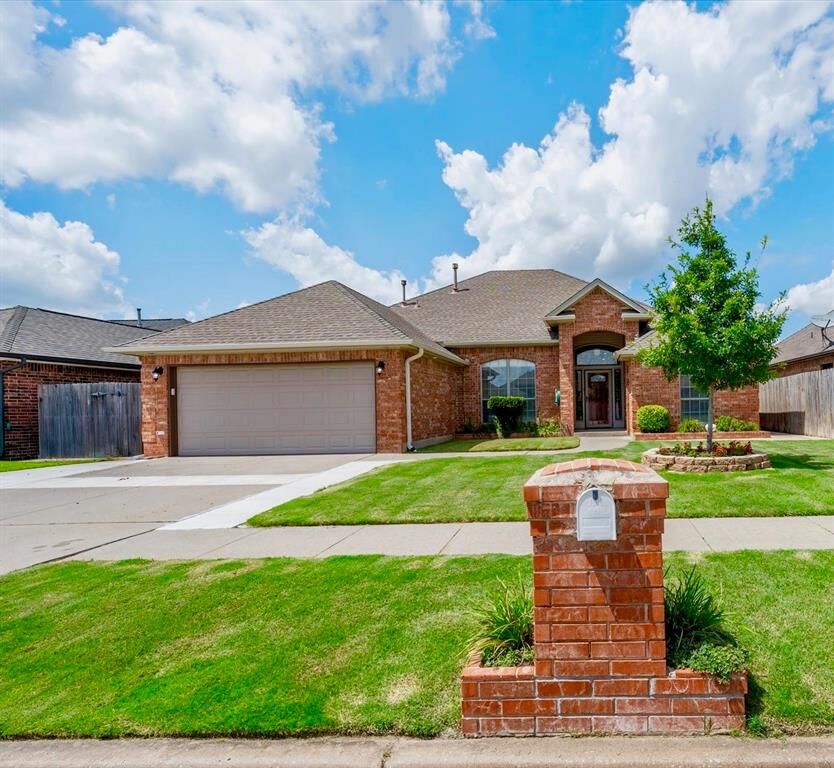 Property Photo:  541 SW 154 Court  OK 73170 