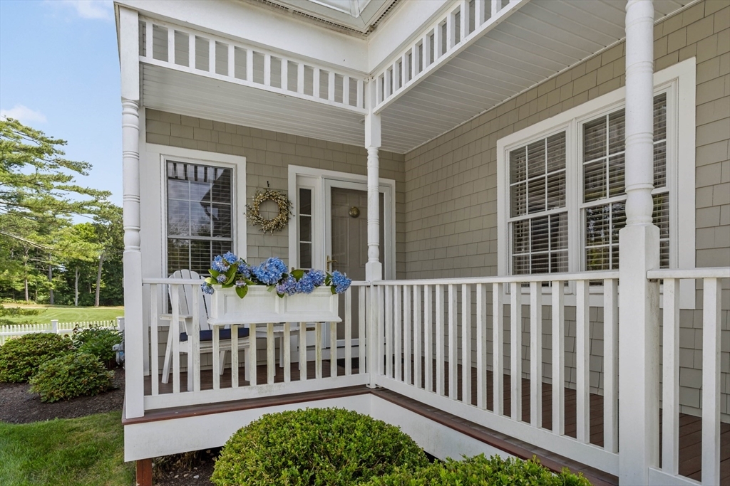 Property Photo:  9 Sea Knoll Ct 9  MA 02532 
