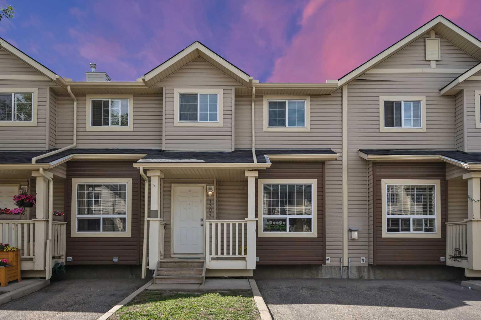 Property Photo:  111 Tarawood Lane NE 1304  AB T3J 5C1 