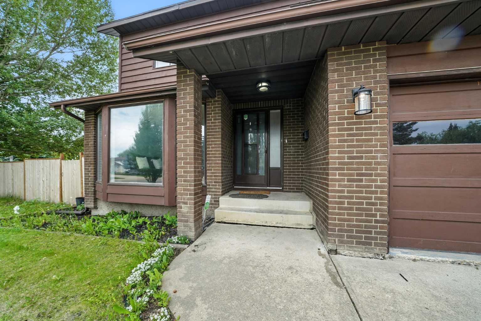Property Photo: 1 Rollis Street AB T4P 2Y6