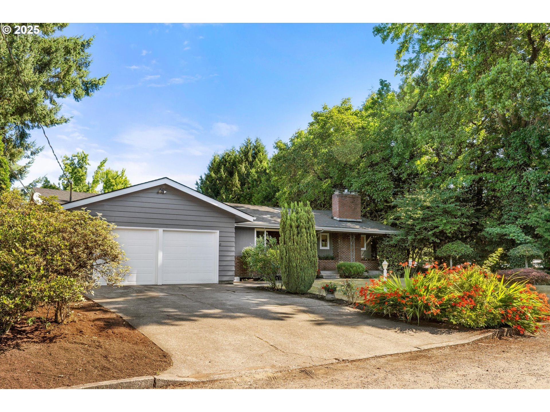 Property Photo: 7505 SW Crestview St OR 97223