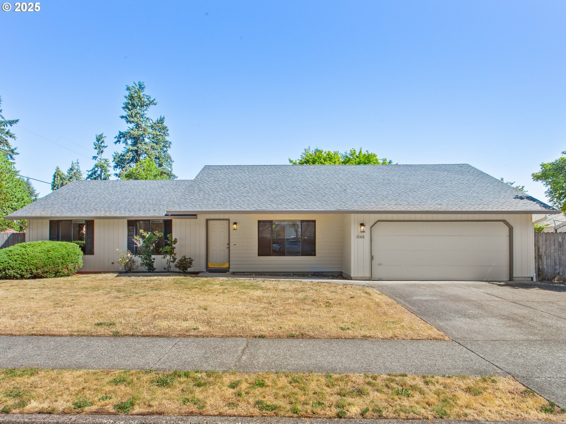 Property Photo: 12406 NE 37th St WA 98682