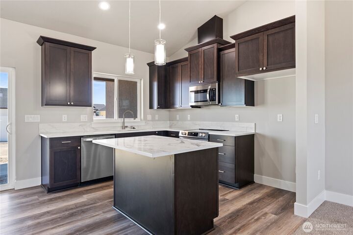 Property Photo:  1517  7th Avenue NE  WA 98848 