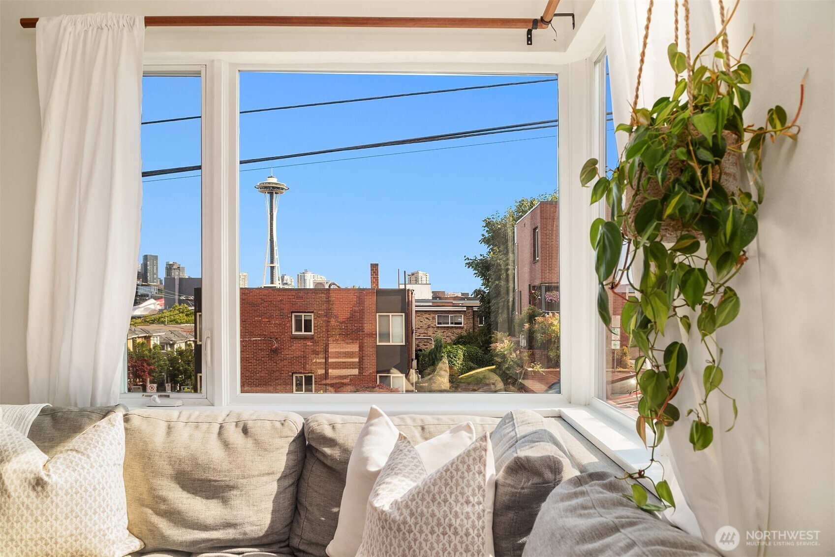 Property Photo: 228 Aloha Street 403 WA 98109