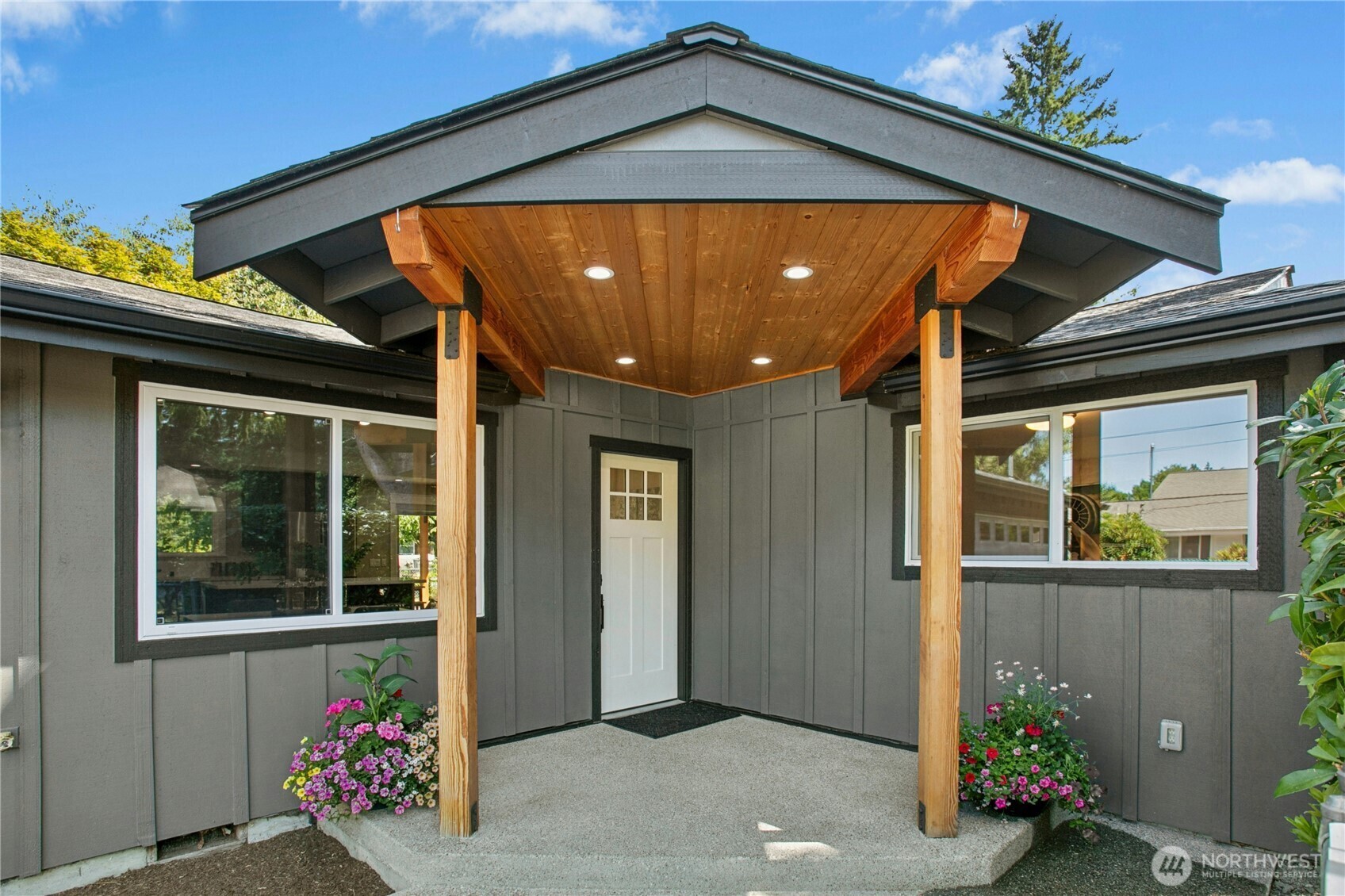 Property Photo: 33128 SE 44th Street WA 98024