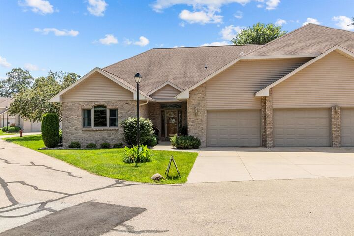 945 Brighton Drive  Menasha WI 54952 photo