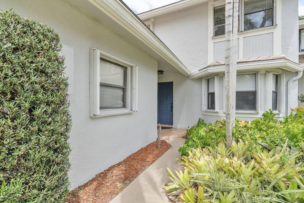 Property Photo: 624 N Deer Creek North Shore Drive N FL 33442
