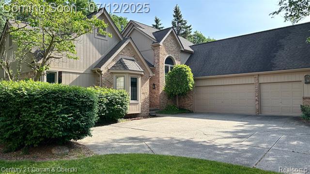 Property Photo:  46890 Cider Mill Drive  MI 48374 