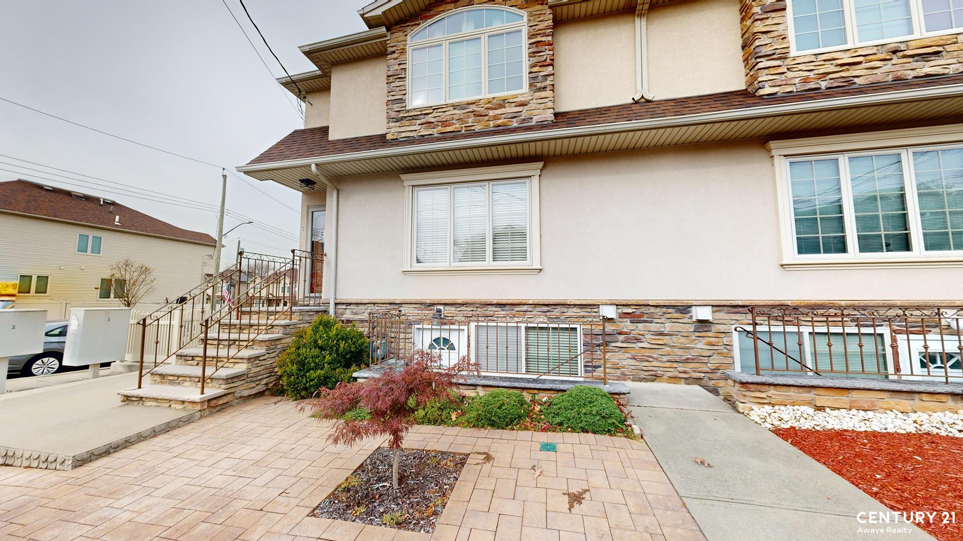 Property Photo: 97 Crabtree Avenue NY 10309