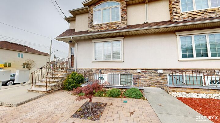 97 Crabtree Avenue  Statenisland NY 10309 photo