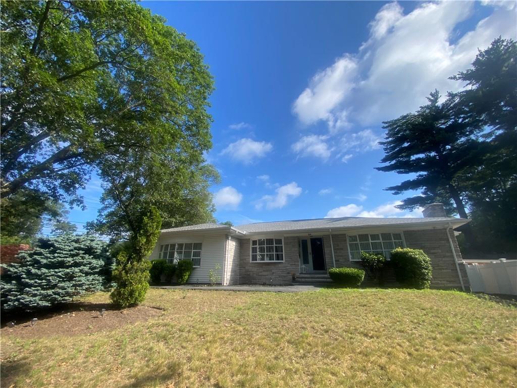 Property Photo:  109 Cobble Hill Road  RI 02865 