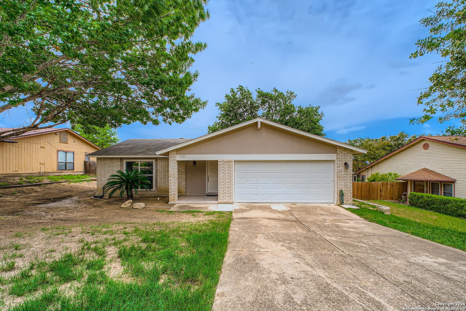 Property Photo:  7123 Winter Ridge  TX 78109 