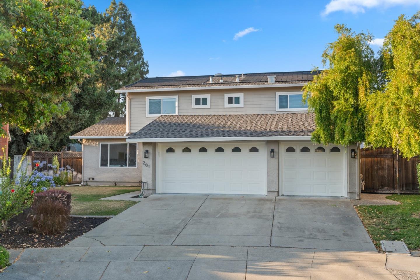Property Photo: 201 Bahia Court CA 95119