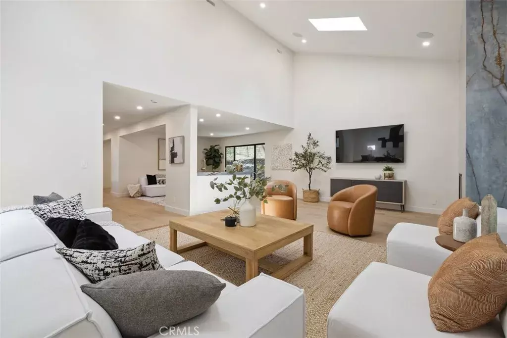 Property Photo: 4360 Park Alisal CA 91302