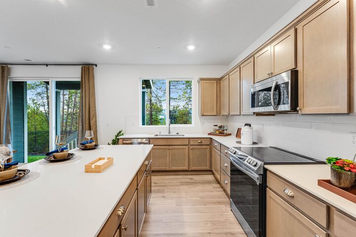 Property Photo: 6947 S Boulder Ridge Dr WA 99224