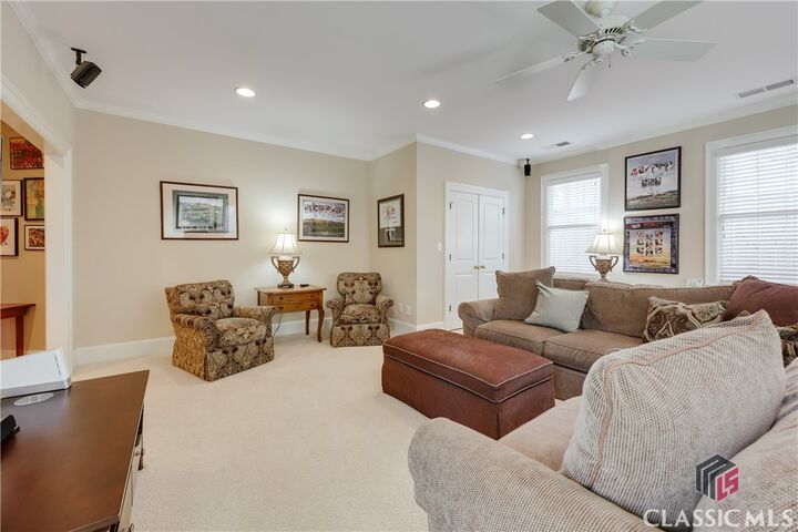 Property Photo: 577 Cloverhurst Avenue W GA 30606