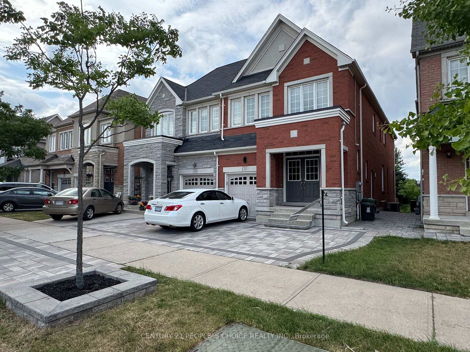 Property Photo:  22 Westowanis Drive  ON M9W 0C2 