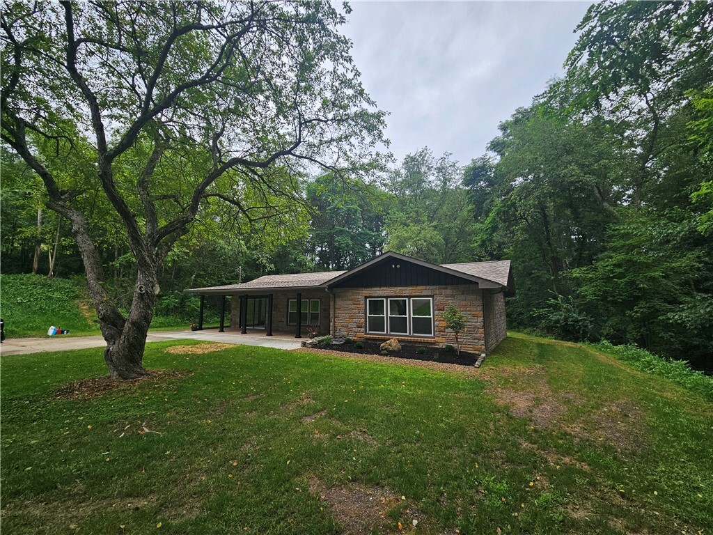 Property Photo: 352 Hartzell School Rd PA 16123