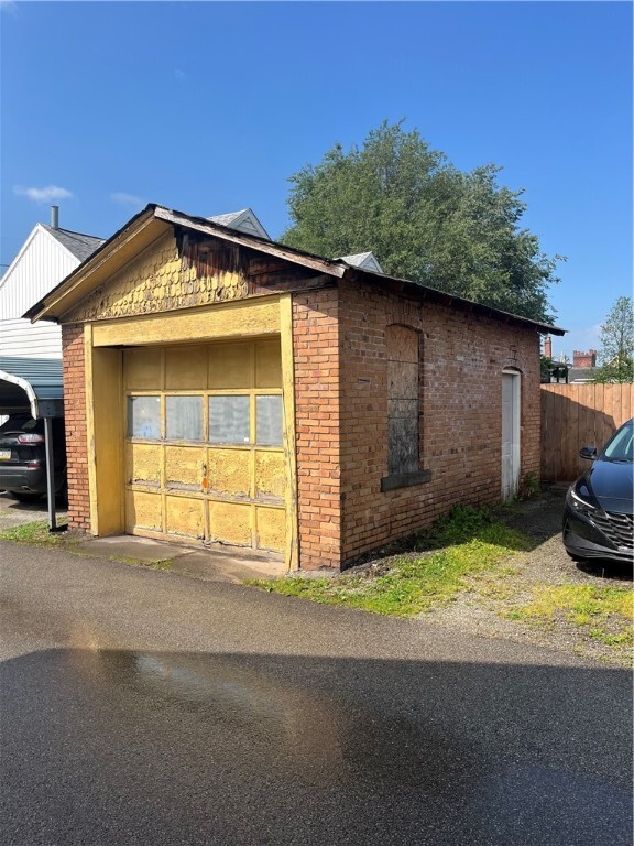 Property Photo:  214 E Fairview Ave  PA 15425 