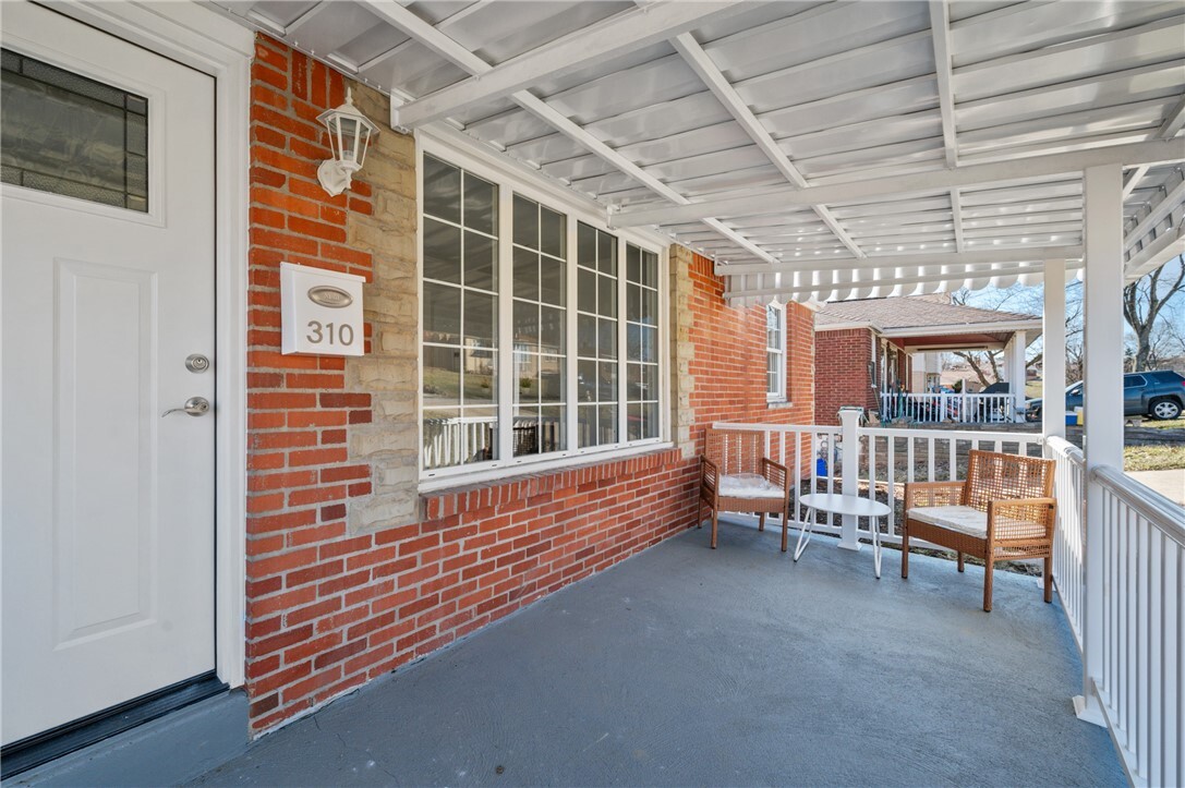 Property Photo:  310 Bost Dr  PA 15122 