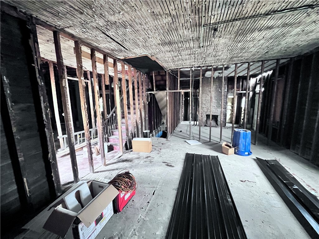 Property Photo: 1300 Arlington Ave PA 15210