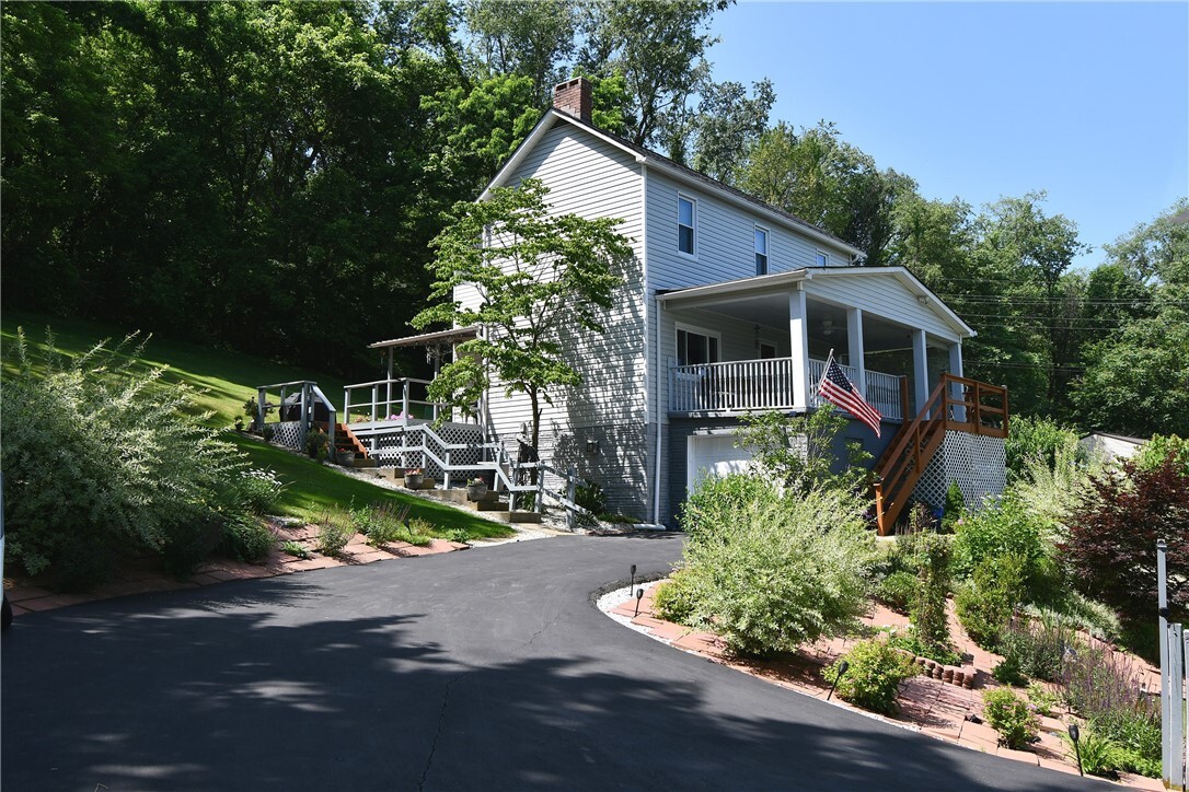 Property Photo:  226 Johnston St  PA 15057 