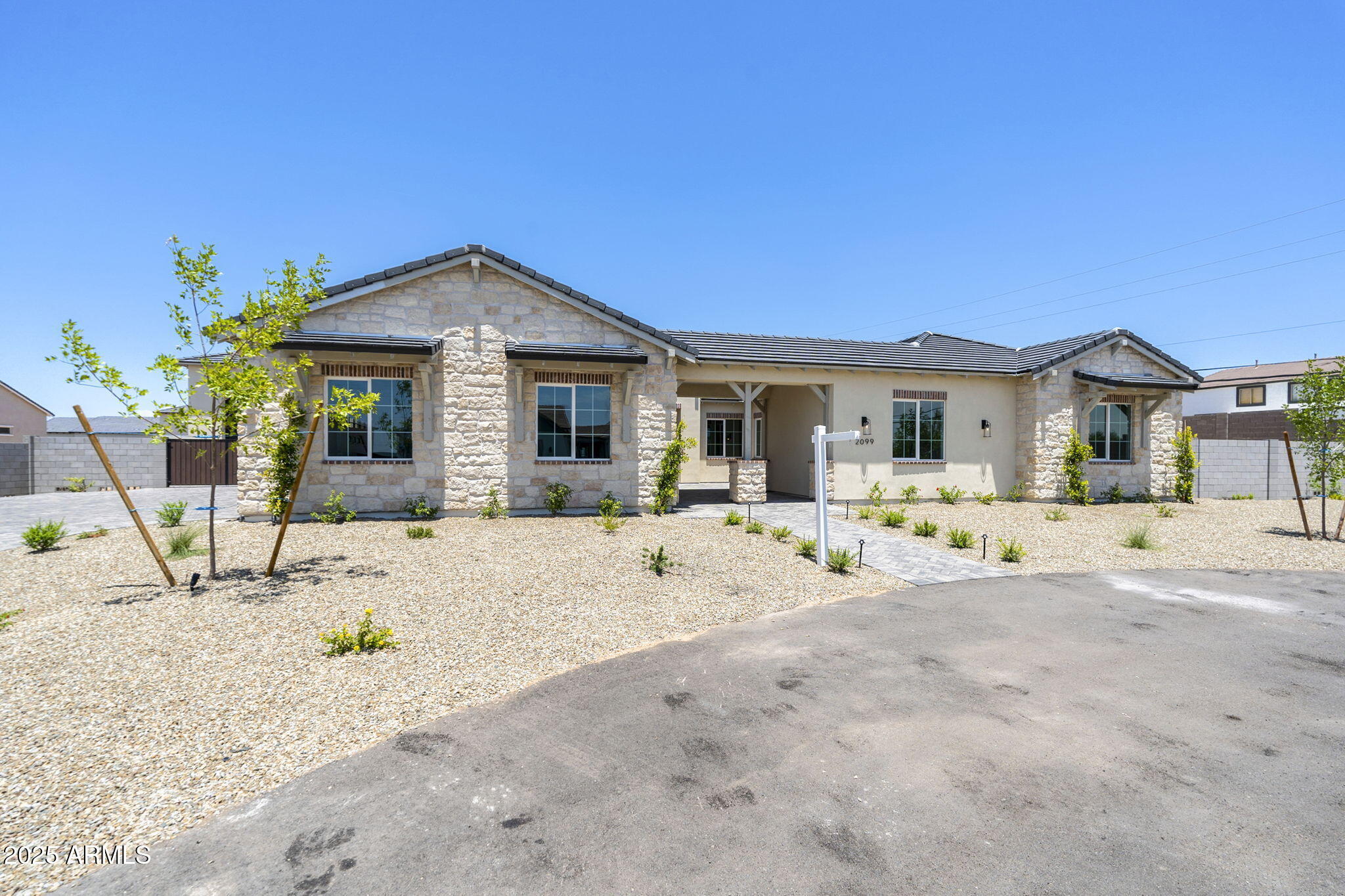 Property Photo: 2099 N 77th Place AZ 85207