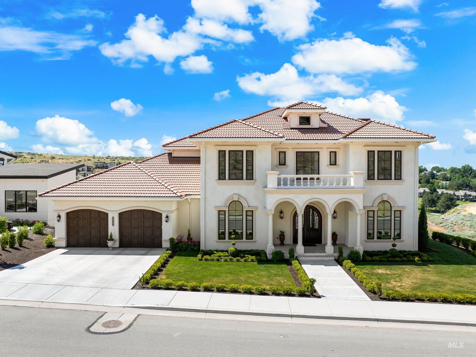 Property Photo: 1083 E Chardie Rd ID 83702