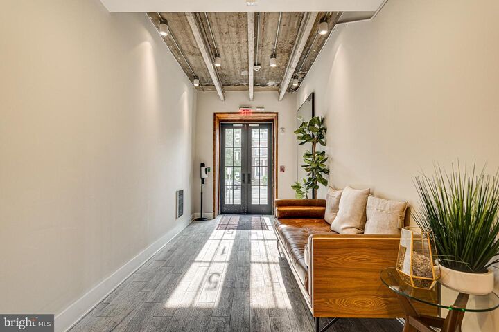 Property Photo:  515 N Washington Street 304  VA 22314 