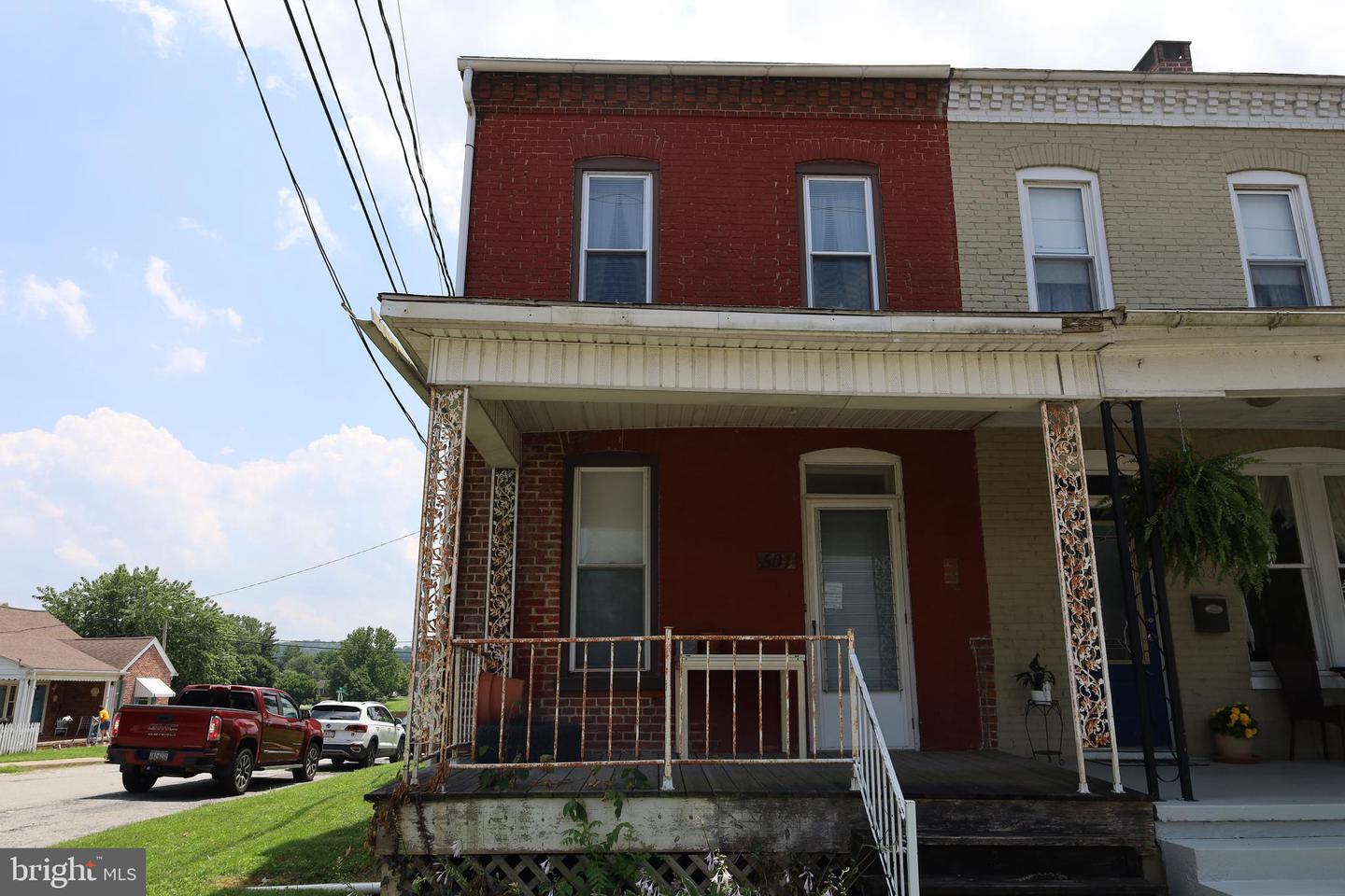 Property Photo: 501 Hellam Street PA 17368